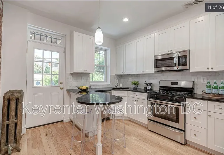 611 4th St NE #A — Photo 10