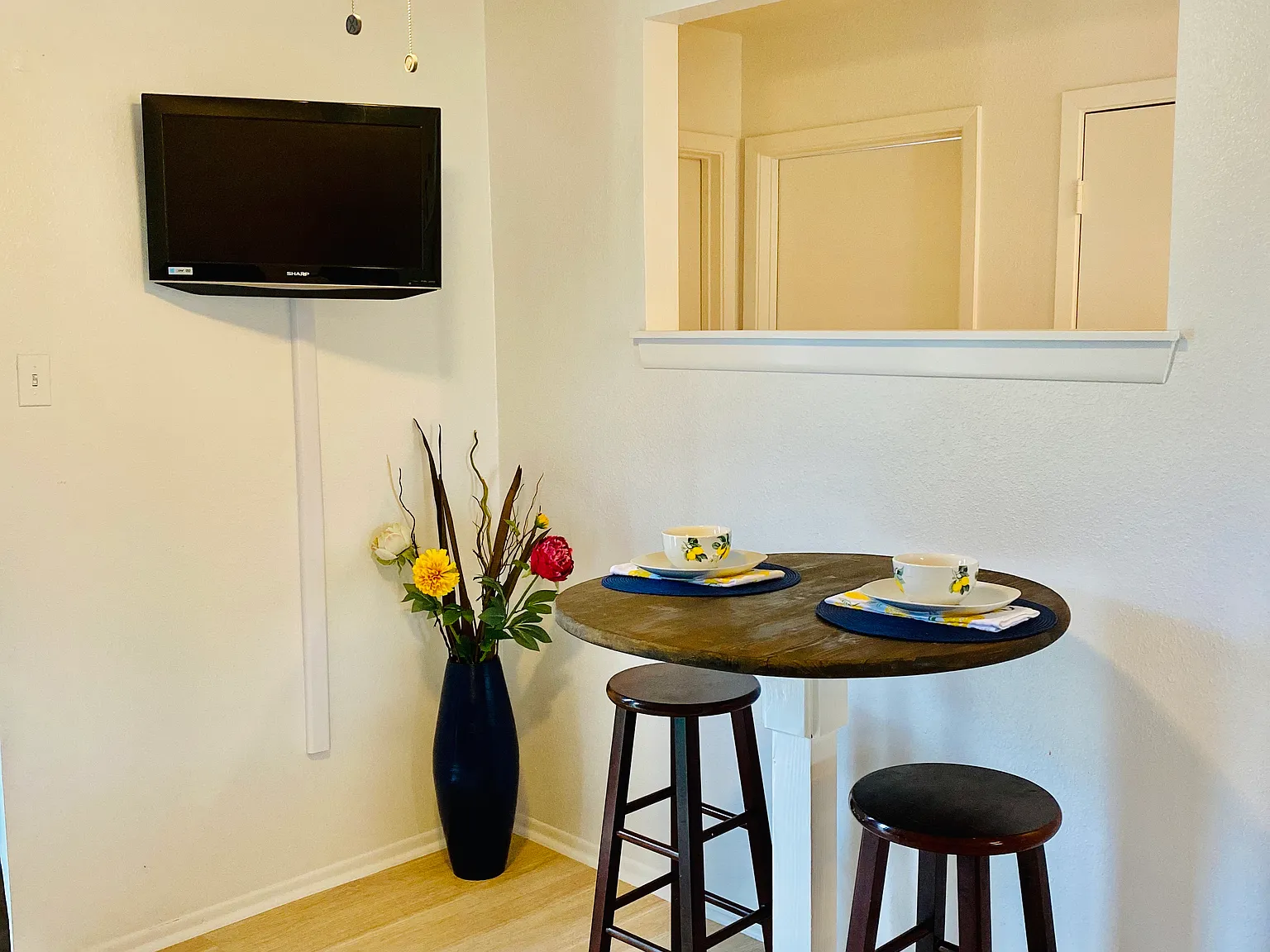 3 bed, 982 sqft, $1,400 — Photo 3