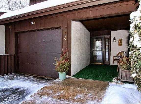 2nd image of 1719 McKnight Ln