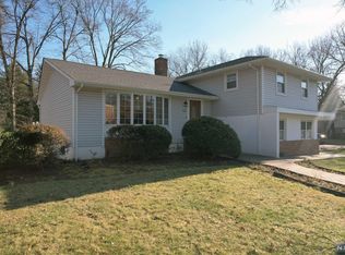 324 Knickerbocker Rd, Cresskill, NJ 07626