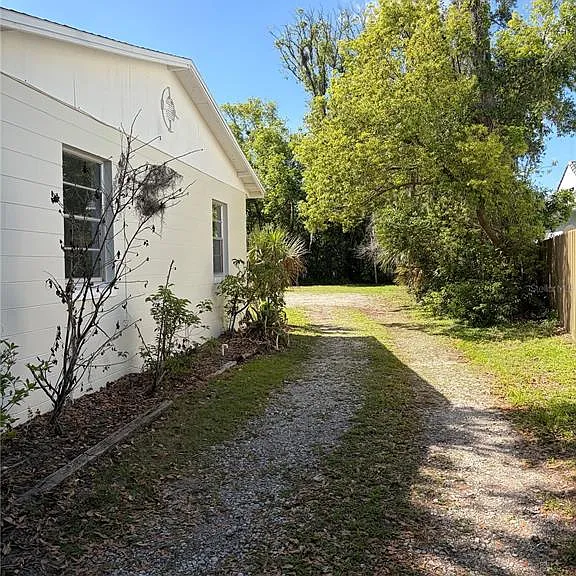 190 W Ventris Ave — Photo 32