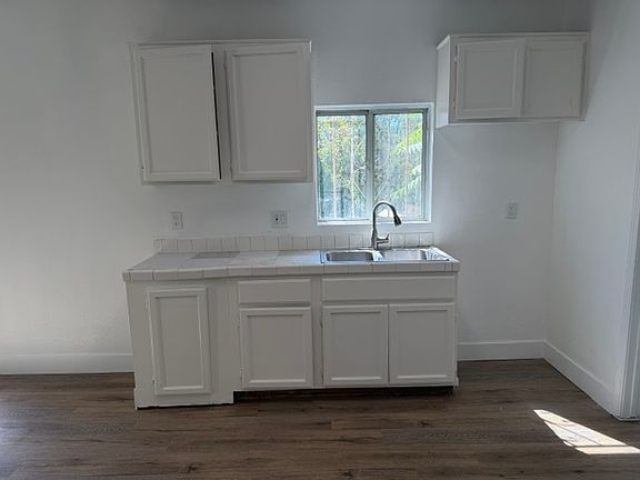 4th image of 1436 E 22nd St #1438