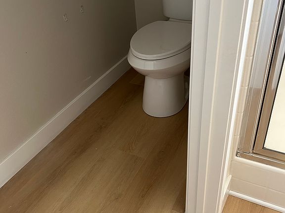 2nd image of 490 Sunny Ridge Dr