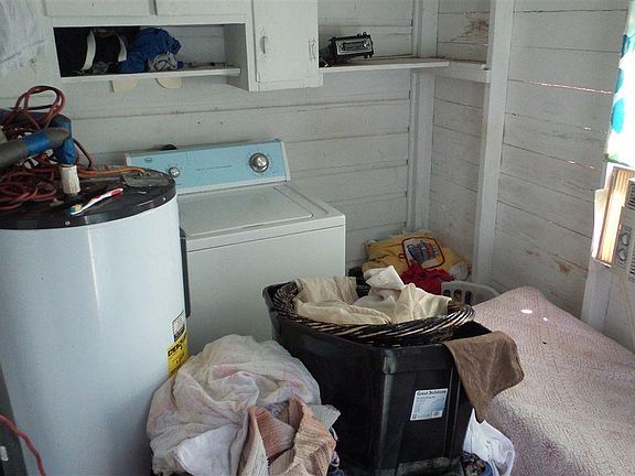 3rd image of 1256 Forrest Ave