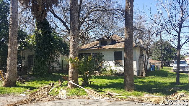 1st image of 105 Fairbanks Ave