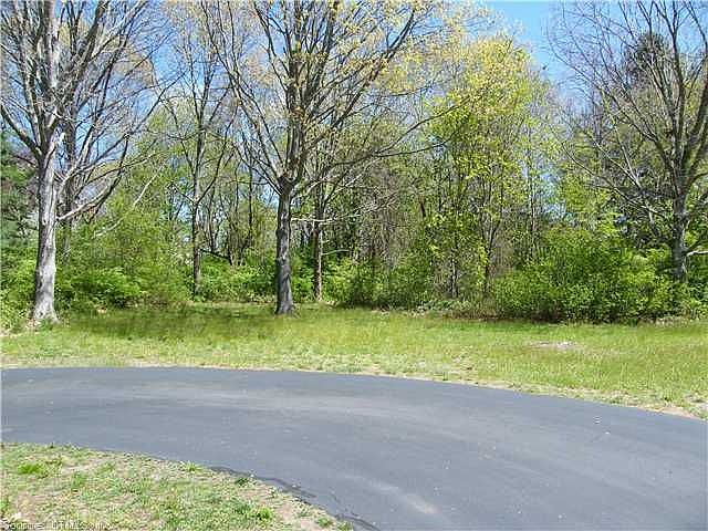 2nd image of 44 N Cove Rd