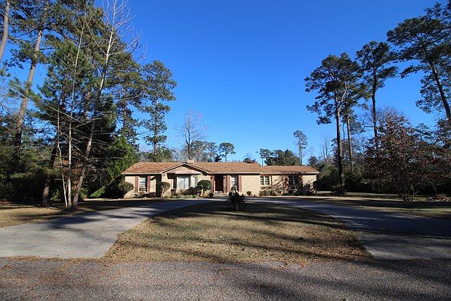 1st image of 3 Highland Woods Dr