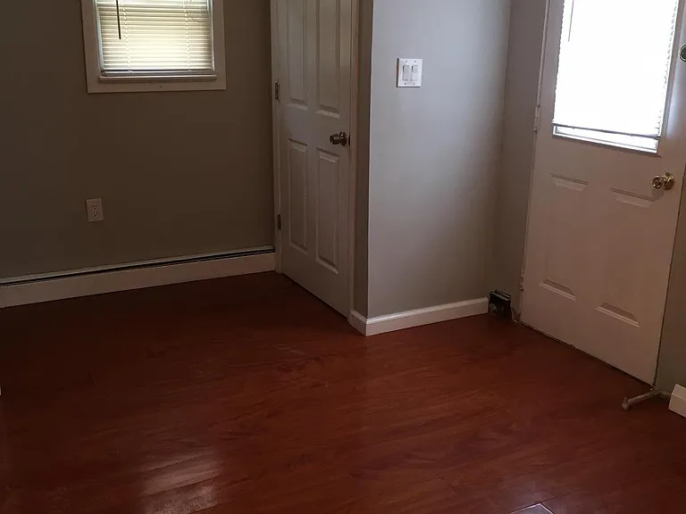 392 Madison Ave — Photo 9