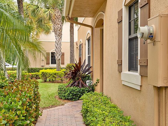 4th image of 7219 NW 108th Way