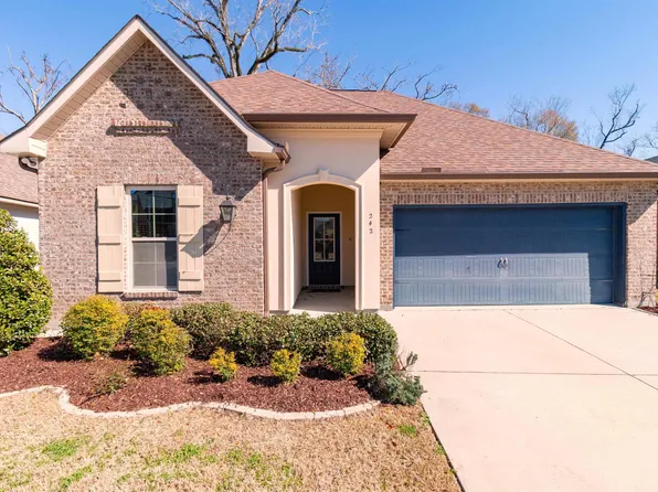 242 Lake Breeze Dr, Baton Rouge, LA 70820