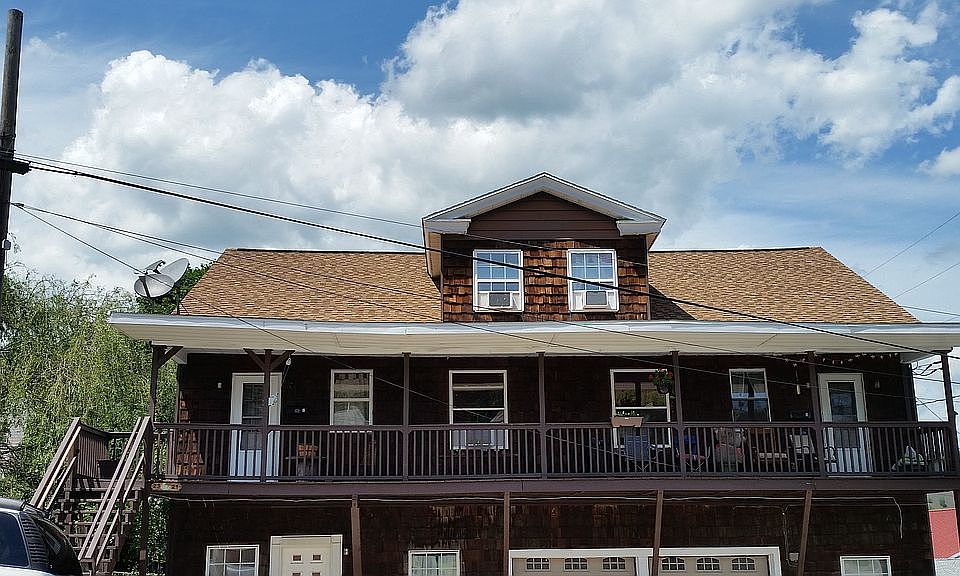 1st image of 23 W Spruce St