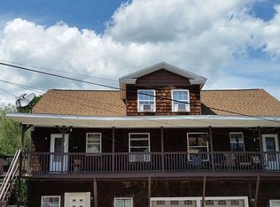 23 W Spruce St, Tamaqua, PA 18252