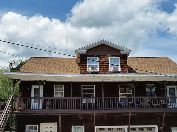 23 W Spruce St, Tamaqua, PA 18252
