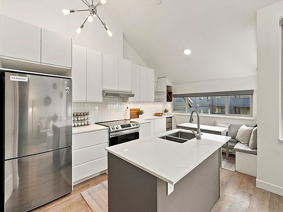 4th image of 2110 Whistler Rd #9