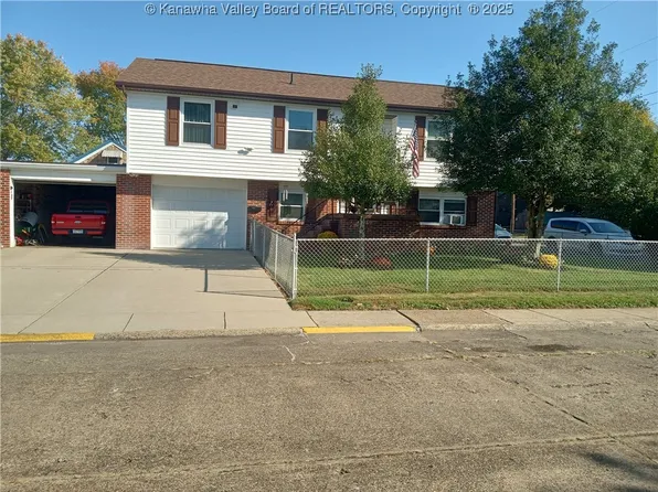 2136 McKinley Ave, Saint Albans, WV 25177