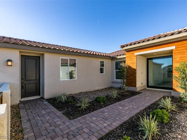 8741 Grand Pass Ct, Las Vegas, NV 89113