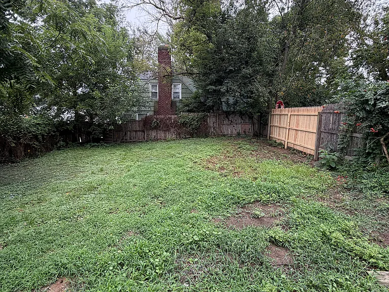 901 16th St NE — Photo 6