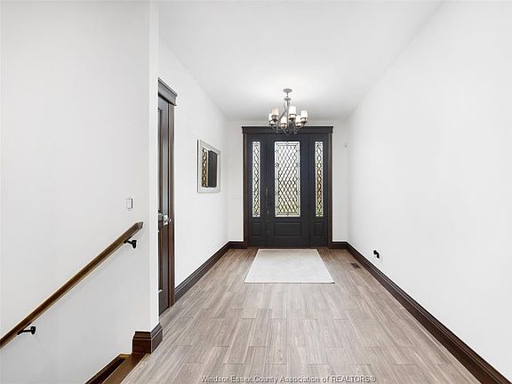 4th image of 26 Two Creeks Ln
