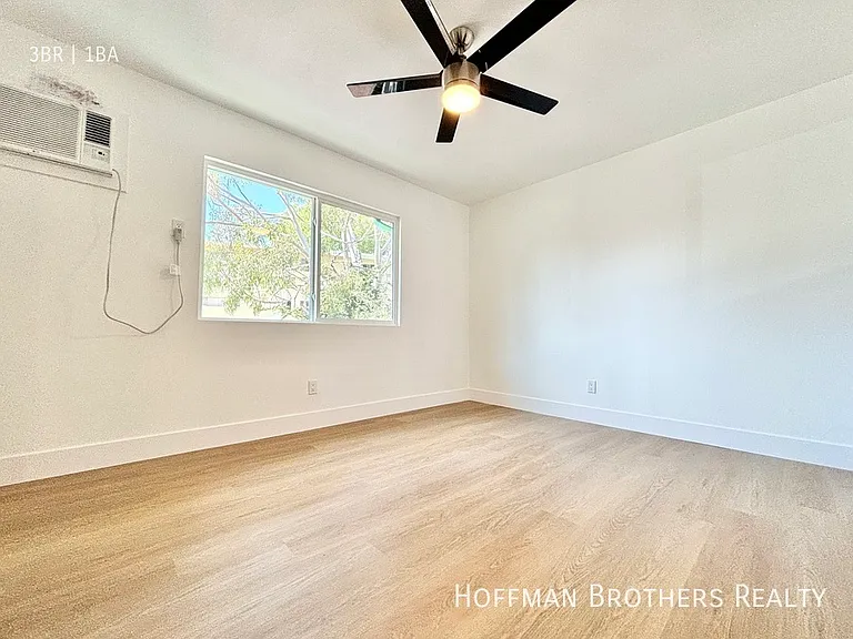 327 S Avenue 59 #3 — Photo 8