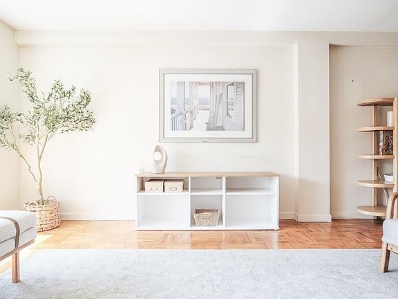 5th image of 357 Commercial St APT 516