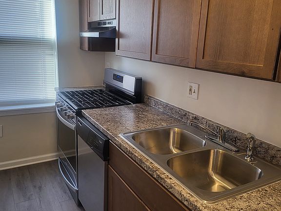 5th image of 4644 Hillside Rd SE APT 1