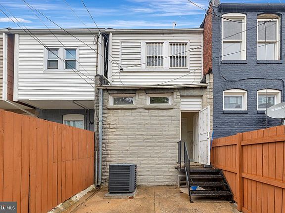 2nd image of 2425 Ashland Ave