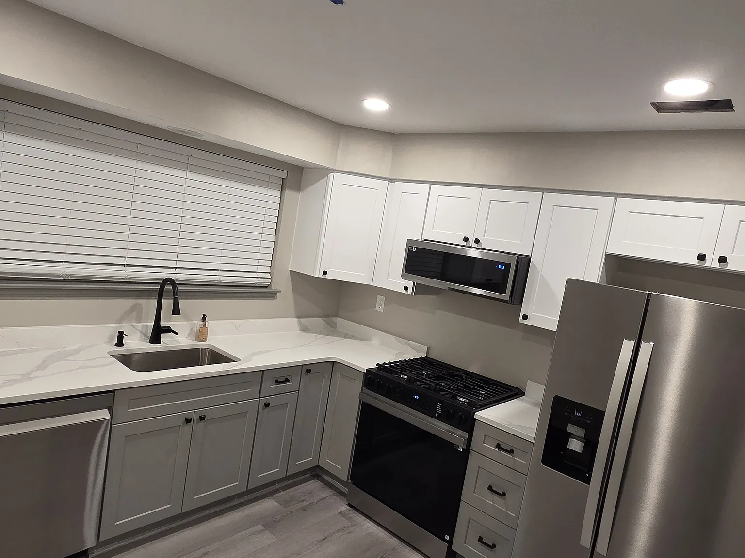 2 bed, 1.5 bath, 1340 sqft, $2,700 — Photo 2