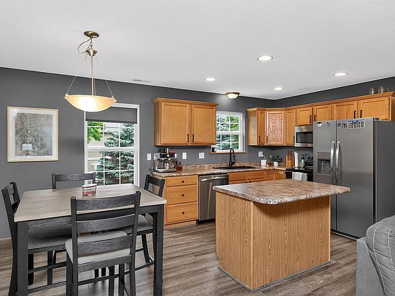 4th image of 6397 Oak Creek Dr