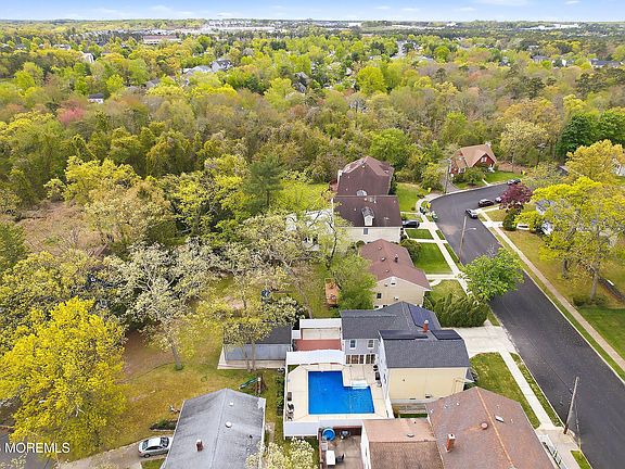 3rd image of 117 E Caranetta Drive