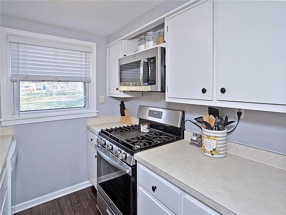 4th image of 4737 Mill Stream Ct