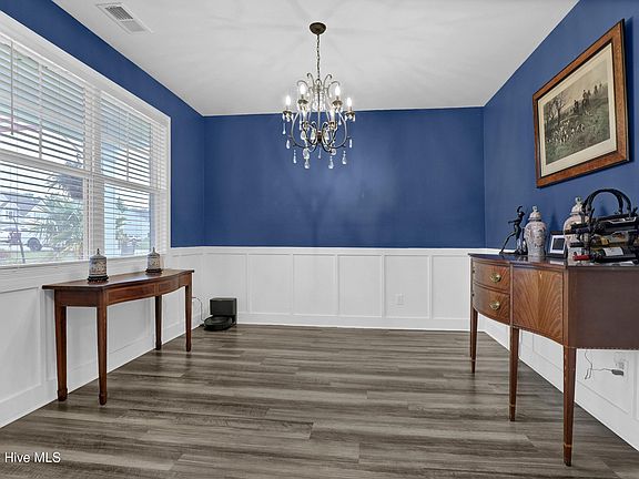 4th image of 111 Colonial Heights Drive