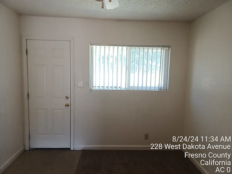 208 W Dakota Ave #C — Photo 15