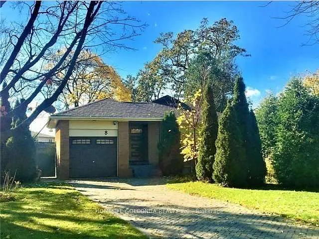8 Hazelglen Ave