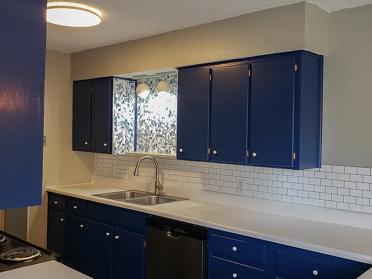 7663 Blue Carriage Ct — Photo 8