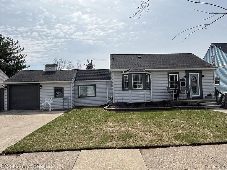 19235 Philomene Blvd — Photo 1