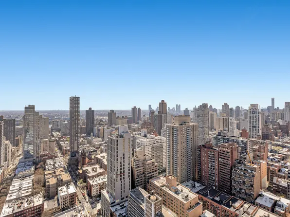 200 East 89th Street image 1 of 36