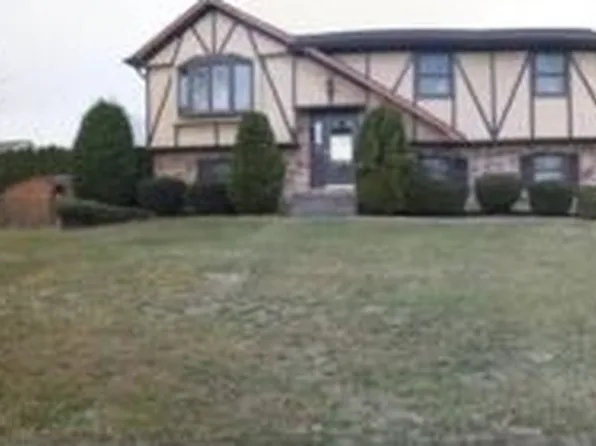 3659 Dartmouth Dr, Bethlehem, PA 18020