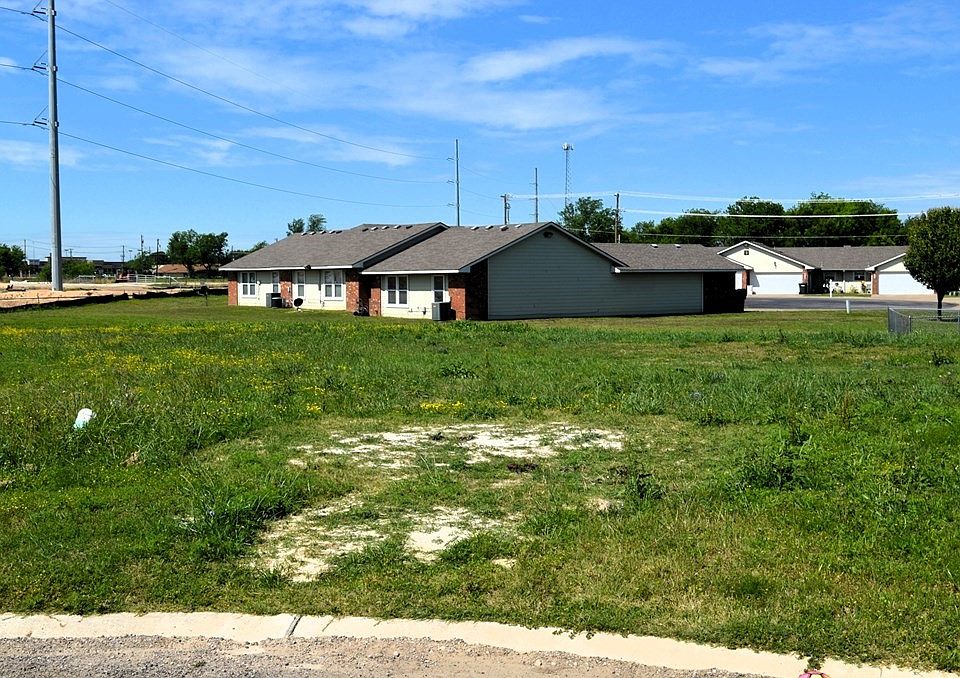 2nd image of 209 Preston Cir