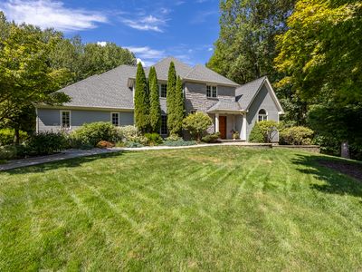 120 Scenic Court, Cheshire, CT, 06410