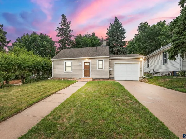 603 E 18th St, Sioux Falls, SD 57105
