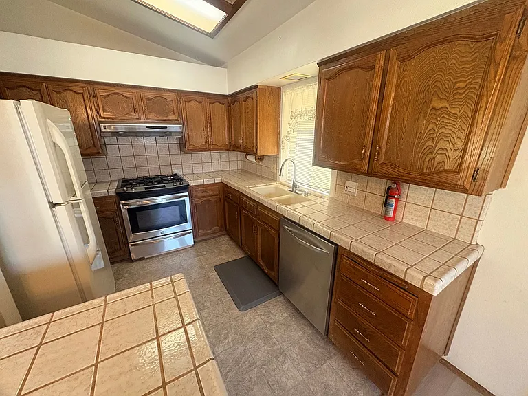1253 Jamestown St — Photo 6