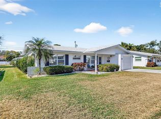 9208 142nd St, Seminole, FL 33776