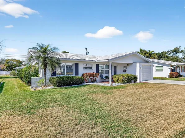 9208 142nd St, Seminole, FL 33776