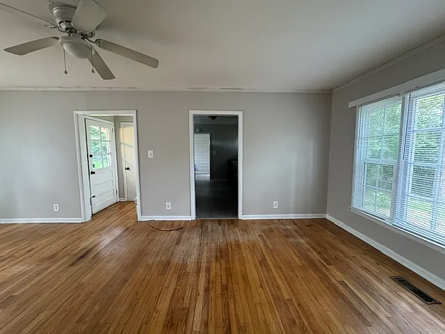 1685 Upper River Rd — Photo 5