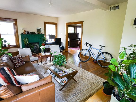 2nd image of 3537 Jefferson St #2