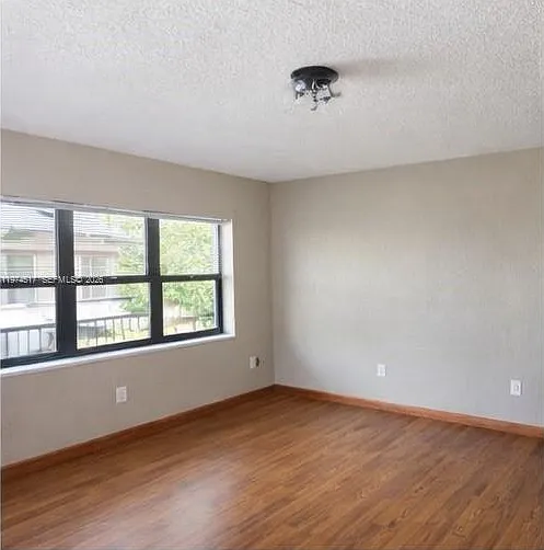 851 E 41st St #3 — Photo 1