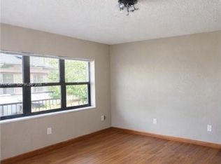 851 E 41st St #3, Hialeah, FL 33013