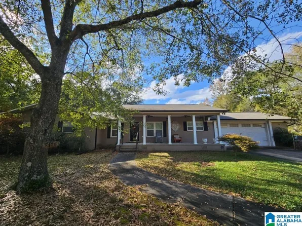 1601 Pleasant Valley Dr, Pell City, AL 35125