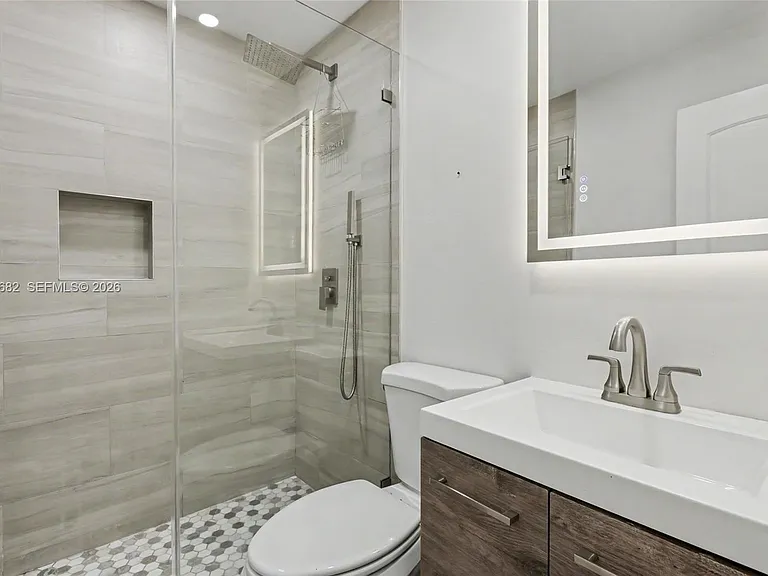 2317 SW 34th Ave — Photo 16