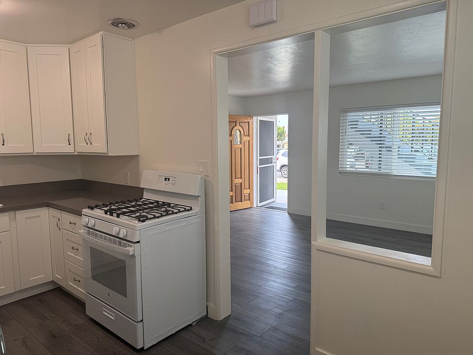 Kitchen living room picture